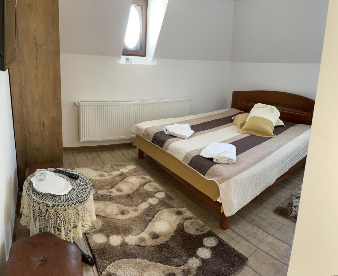 Casa Continentelor Hotel Cîmpulung Kültér fotó