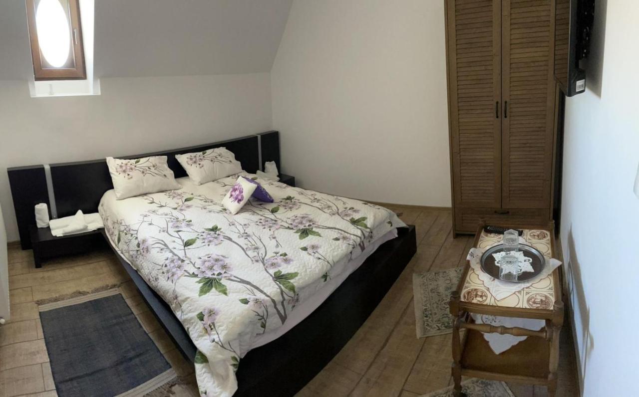 Casa Continentelor Hotel Cîmpulung Kültér fotó