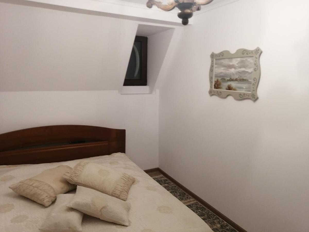 Casa Continentelor Hotel Cîmpulung Kültér fotó