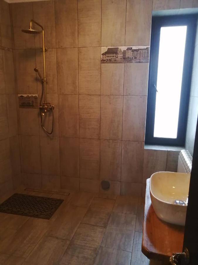 Casa Continentelor Hotel Cîmpulung Kültér fotó