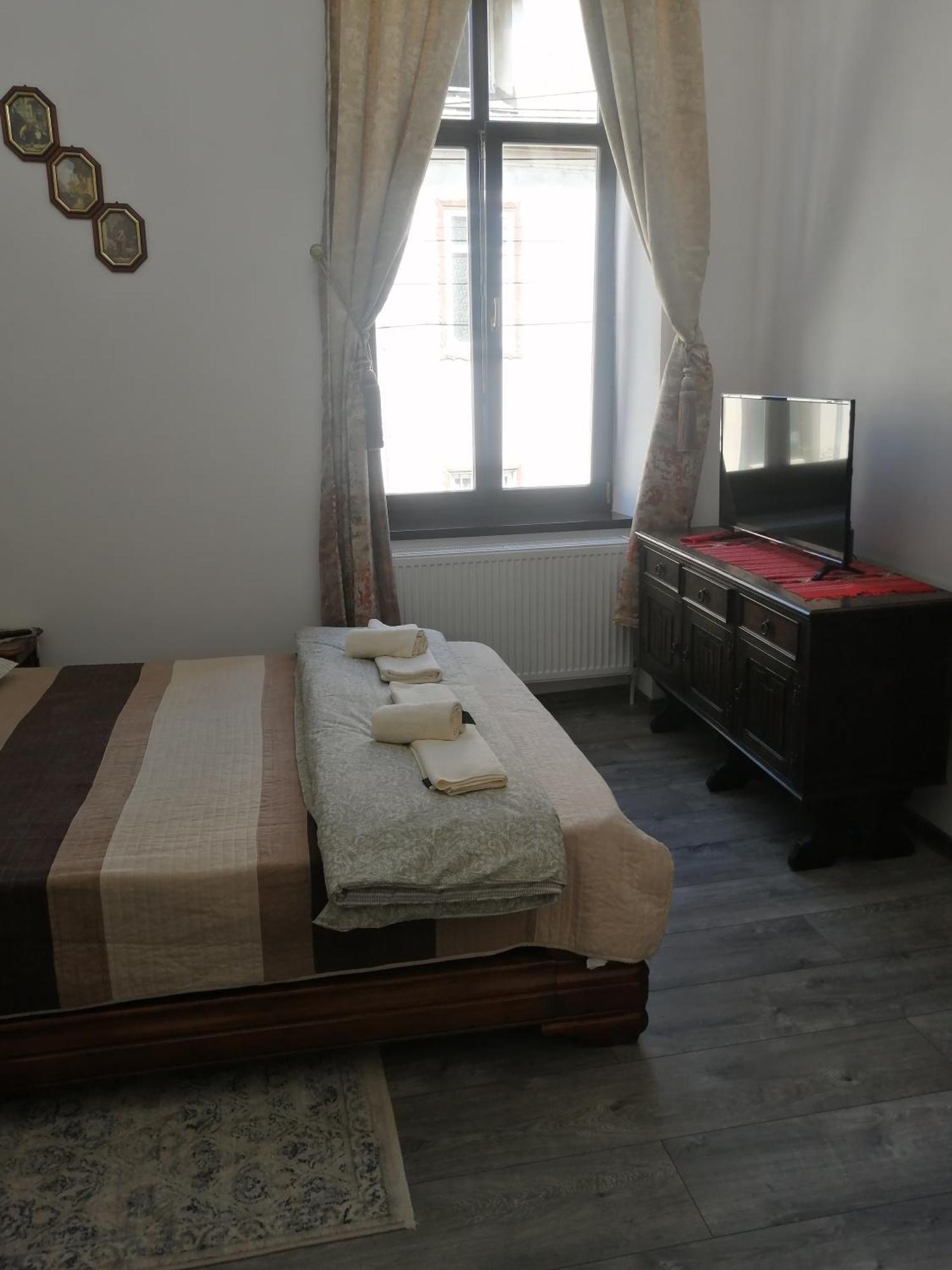 Casa Continentelor Hotel Cîmpulung Kültér fotó