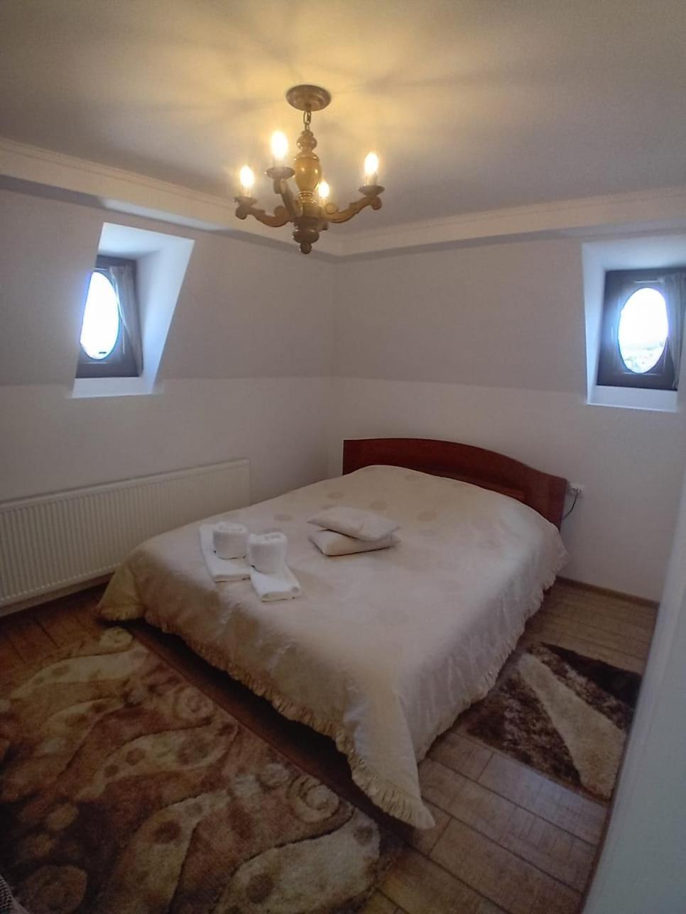 Casa Continentelor Hotel Cîmpulung Kültér fotó