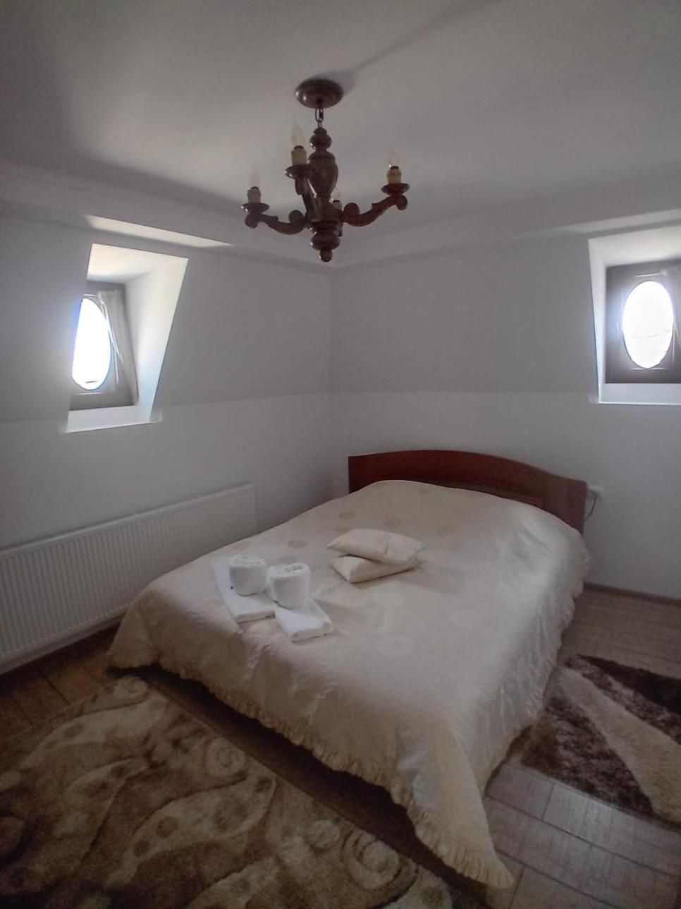 Casa Continentelor Hotel Cîmpulung Kültér fotó