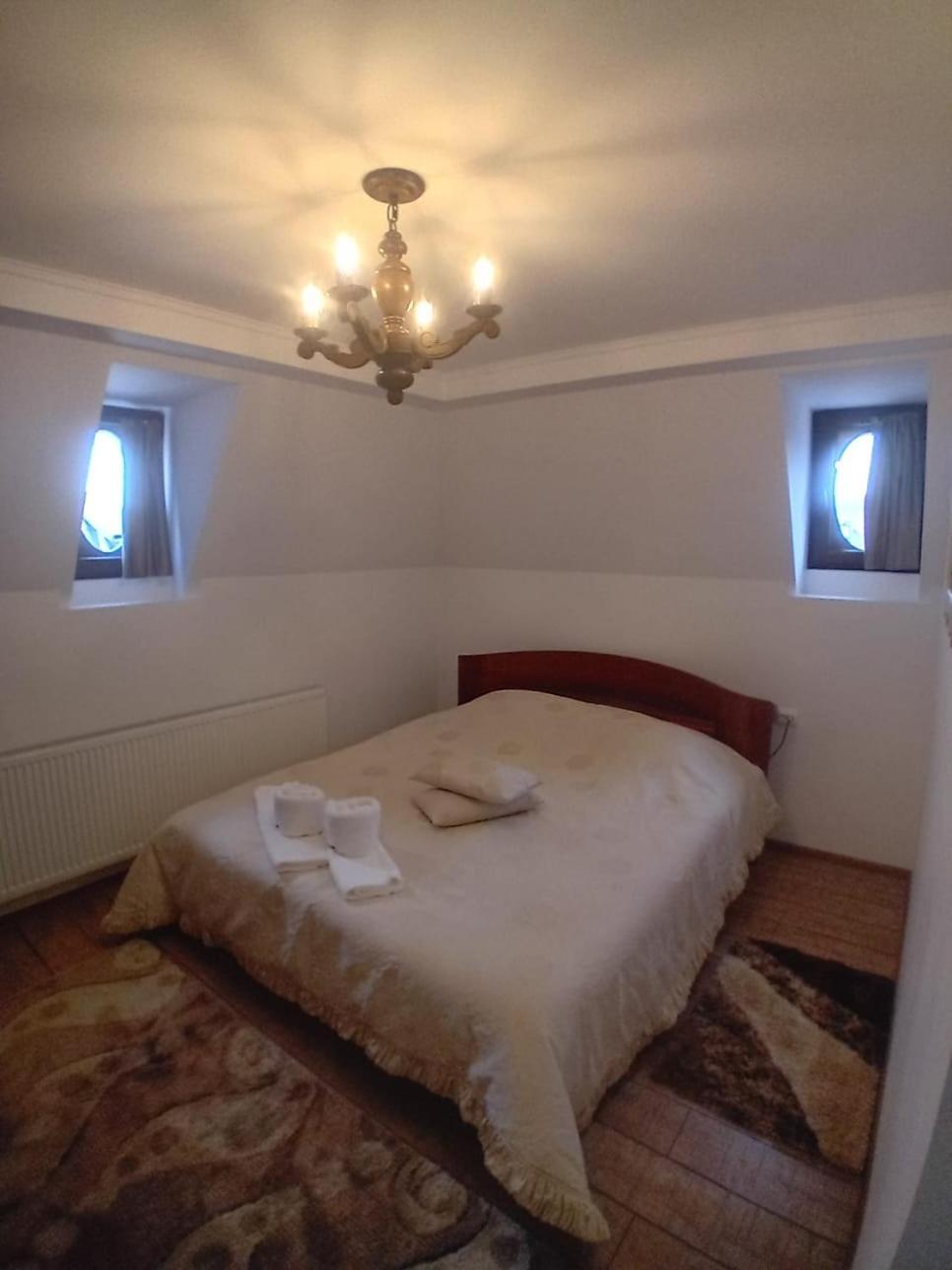 Casa Continentelor Hotel Cîmpulung Kültér fotó